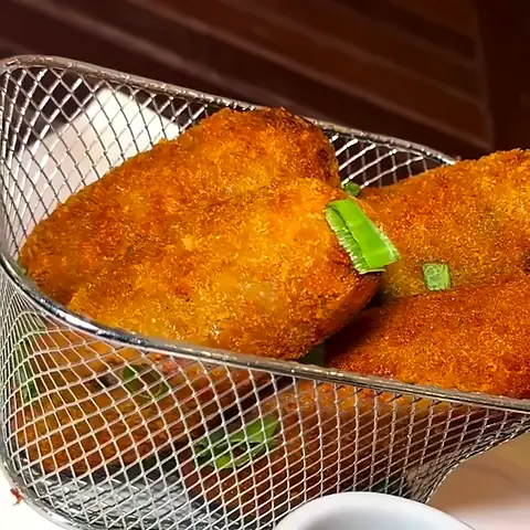 Croquete de costelinha com queijo